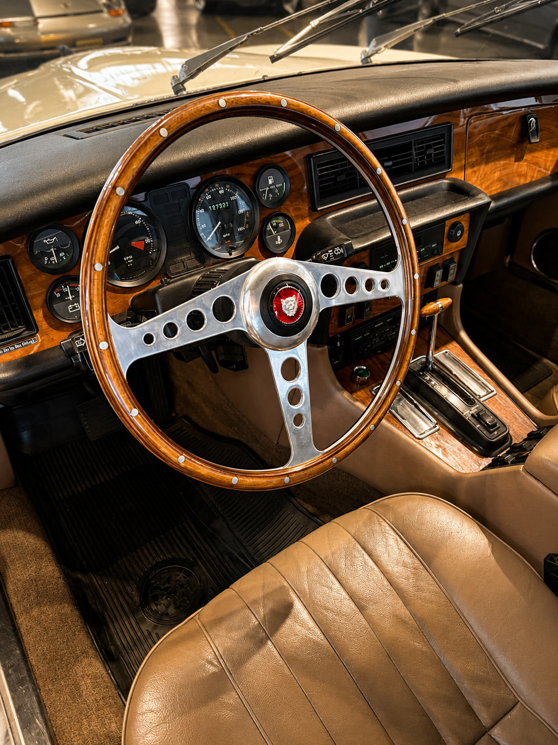 Jaguar XJ6 Serie III — interior