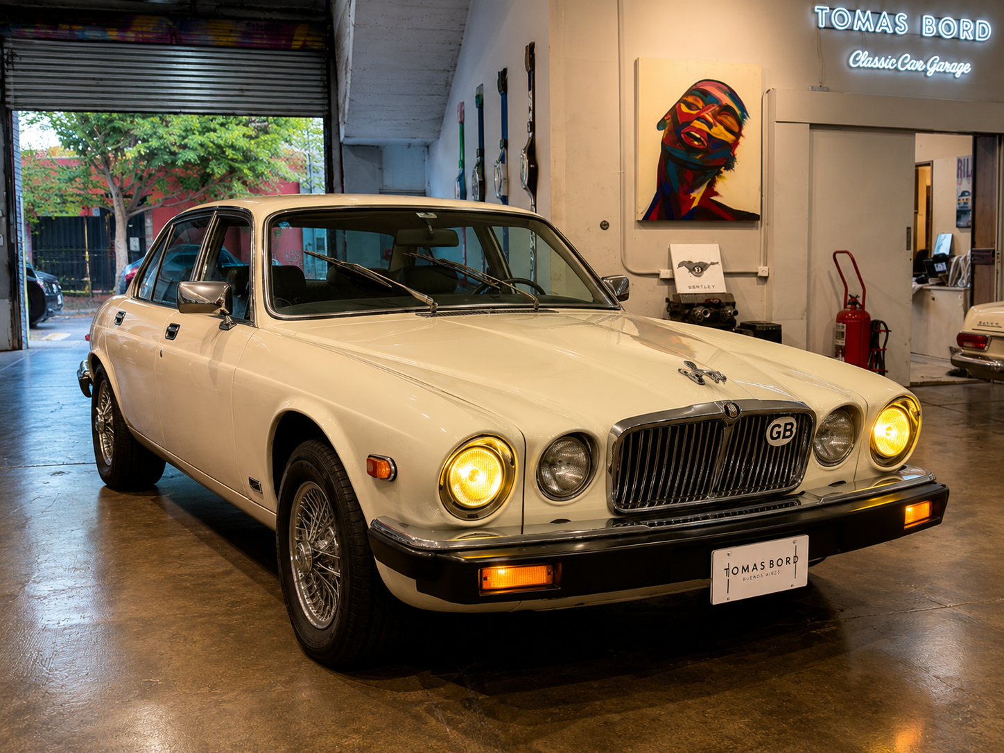 Jaguar XJ6 Serie III — frente